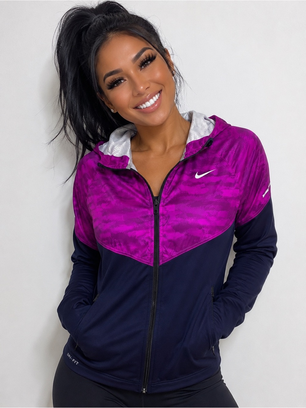 Nike Running Dri-Fit Full Zip Jacket Magenta and Navy hoodie Pockets Size Medium